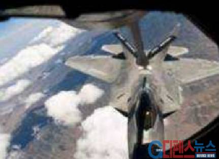 Red Flag연습 중인 F-2 Raptor 전투기 <사진출처 = defensenews.com 캡쳐>