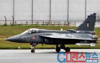 인도의 경전투기 Tejas (사진출처 = brahmand.com)