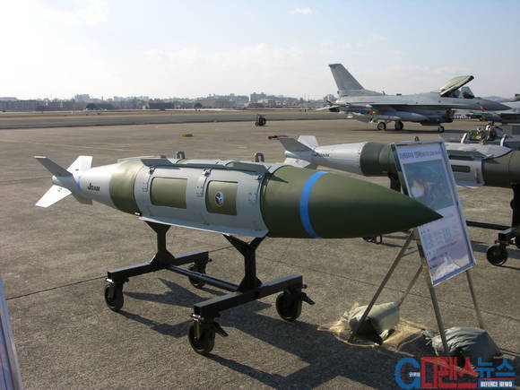 GPS 유도 GBU-38 합동정밀직격탄