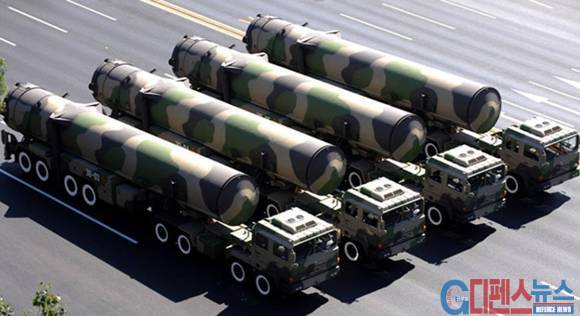 중국의 DF-31B 이동식 대륙간 탄도미사일(ICBM)