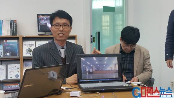각 기업 대표자들이 자사 제품의 특성을 설명하고 있다.
