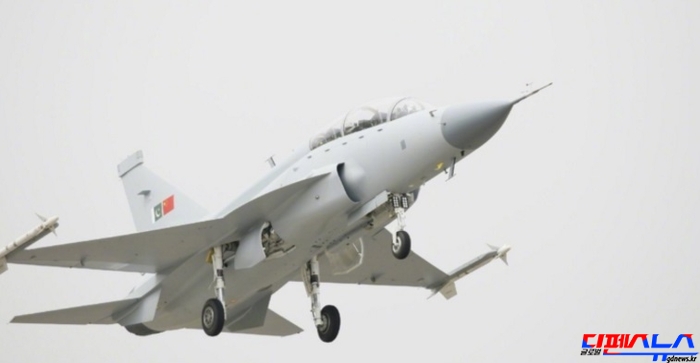 JF-17B 복좌형 전투기 (자료출처 = lightglobal.com, 국방기술품질원)